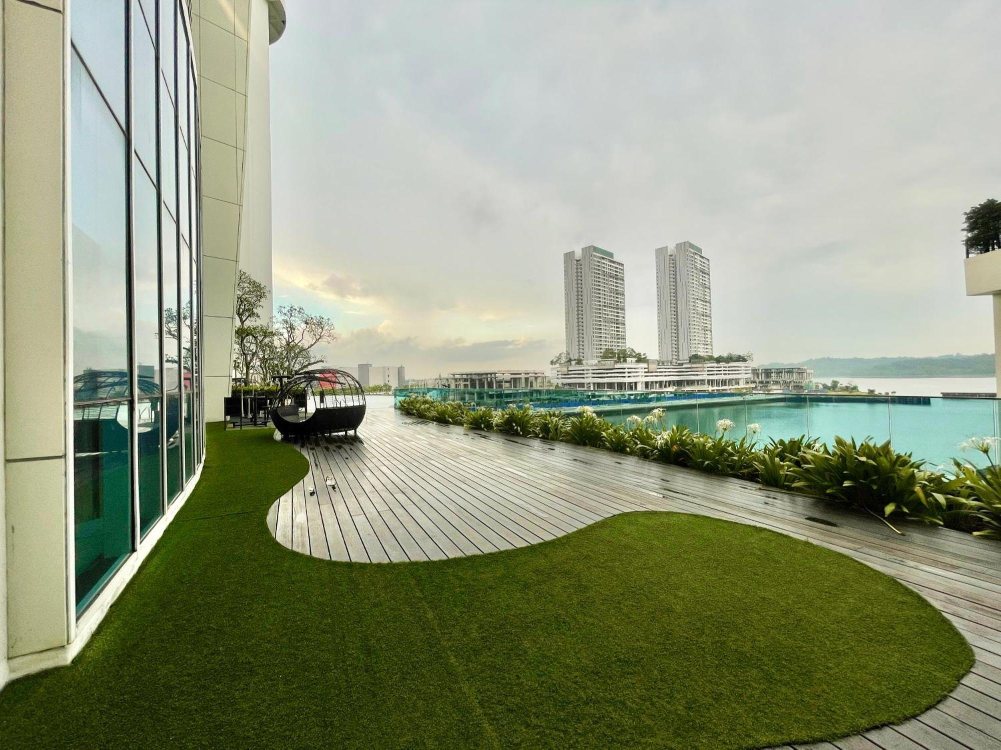Pinetree Puteri Harbour @ Uha Apartment Nusajaya  Bagian luar foto